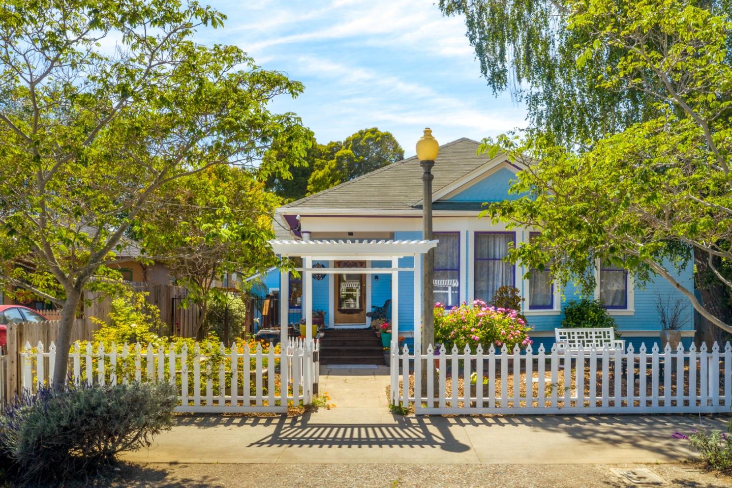 423 Ocean View Ave, Santa Cruz, CA 95062 3 Beds 2 Baths (Sold