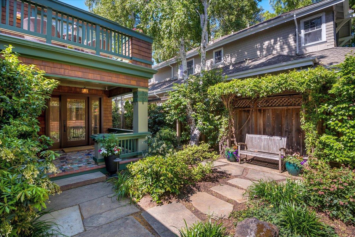 1044 Forest Ave, Palo Alto, CA 94301 3 Beds 3/1 Baths