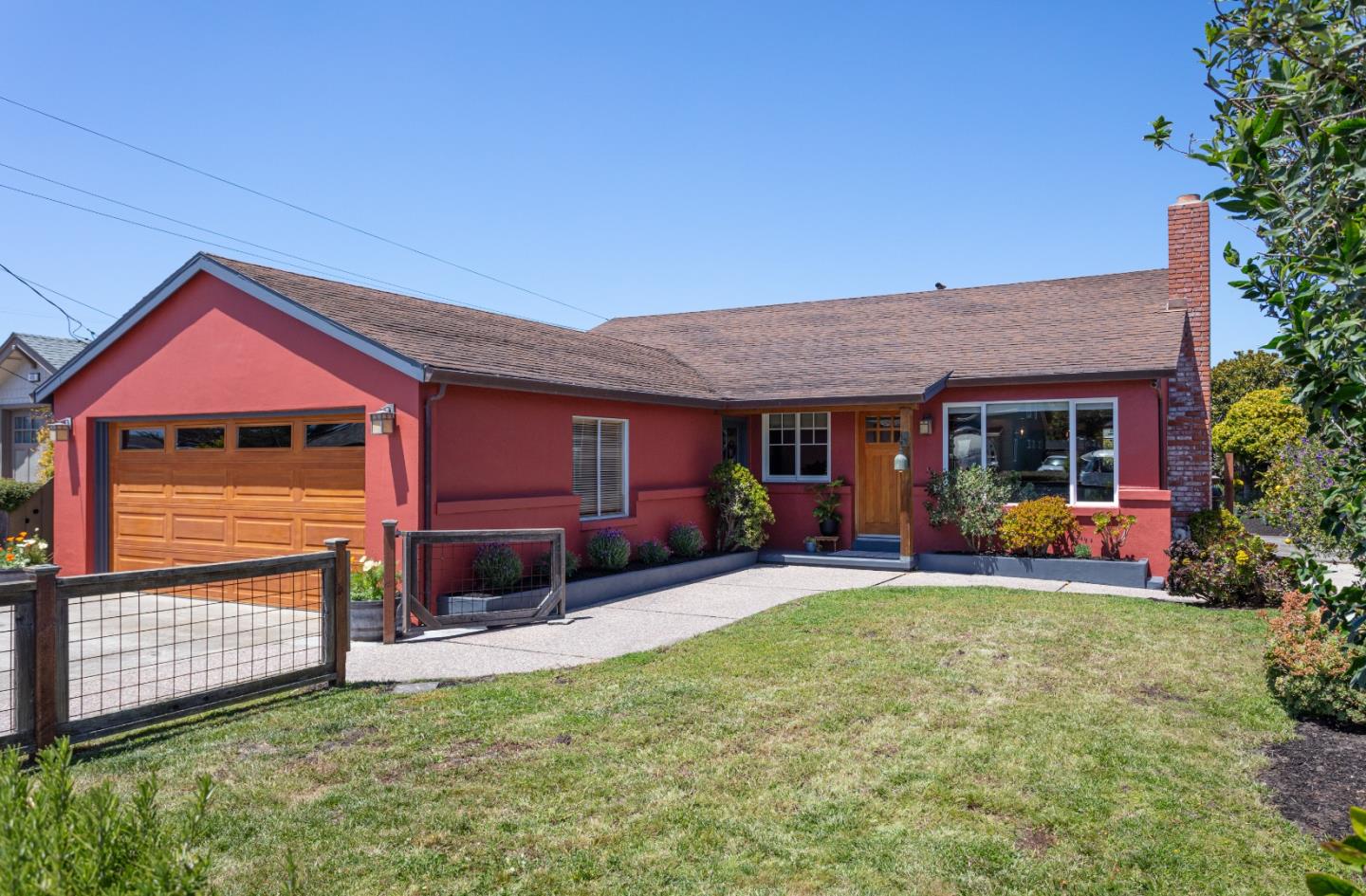 423 Spruce St, Half Moon Bay, CA 94019 3 Beds 2 Baths (Sold