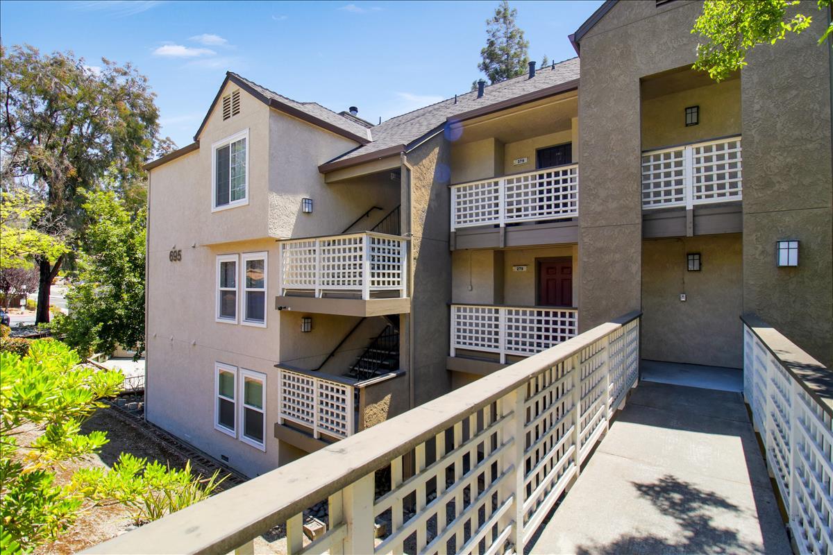 Detail Gallery Image 1 of 1 For 695 Bristol Dr #278,  Hayward,  CA 94544 - 2 Beds | 2 Baths