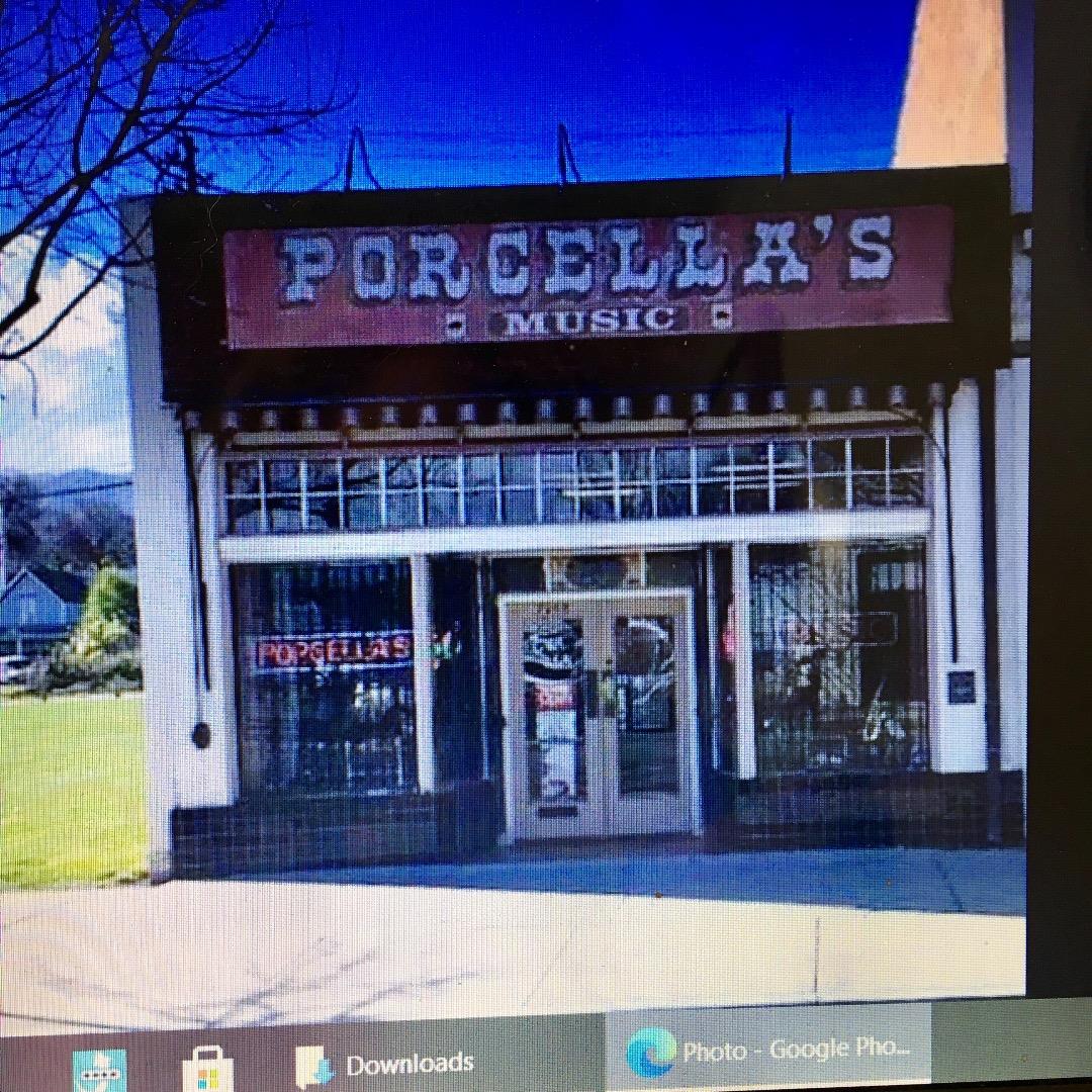 7357 Monterey Street, GILROY, California 95020, ,Comm Industrial For Sale,For Sale,Monterey Street,40964683