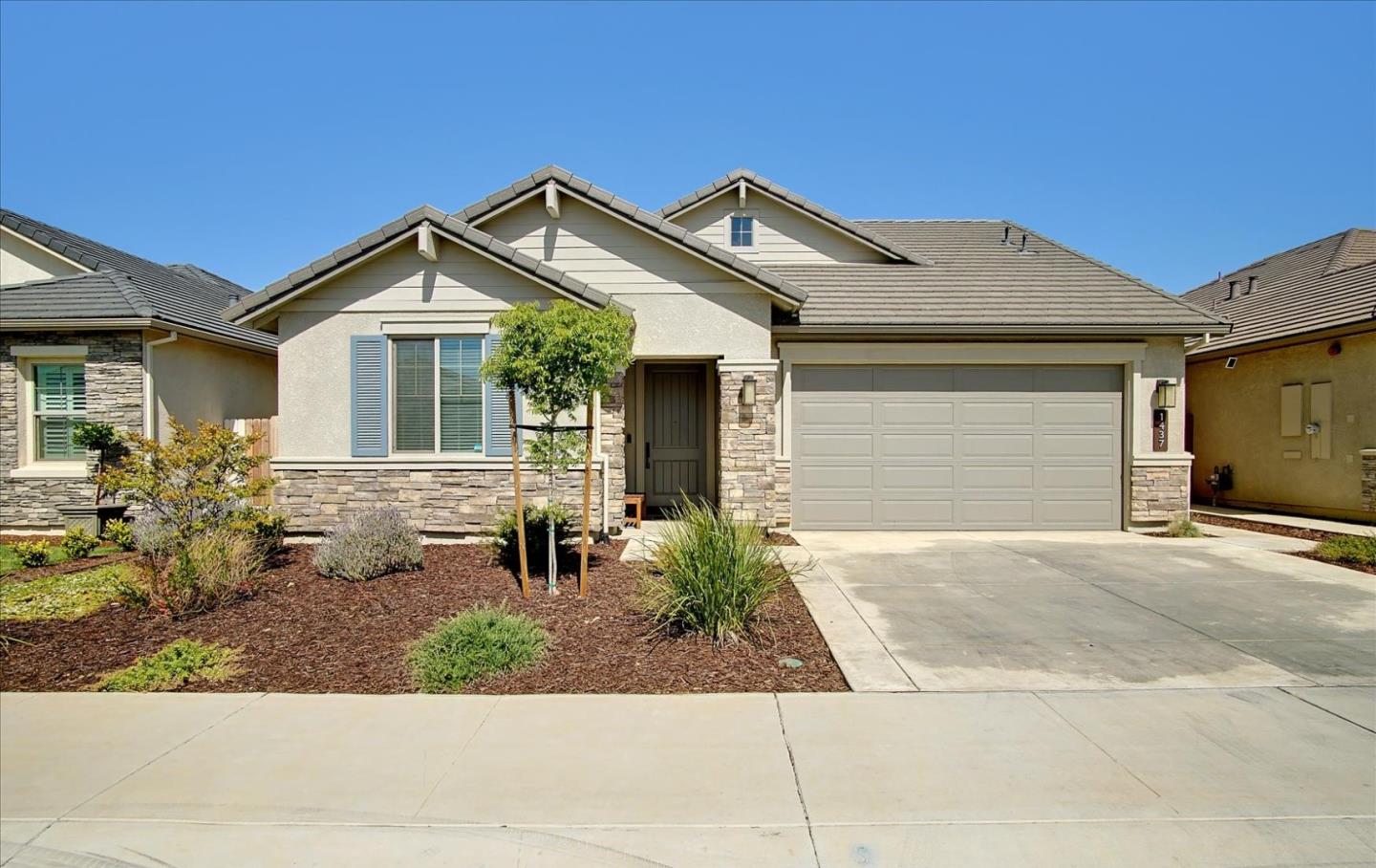 Detail Gallery Image 1 of 1 For 1437 Sunridge Ct, Hollister,  CA 95023 - 3 Beds | 2 Baths