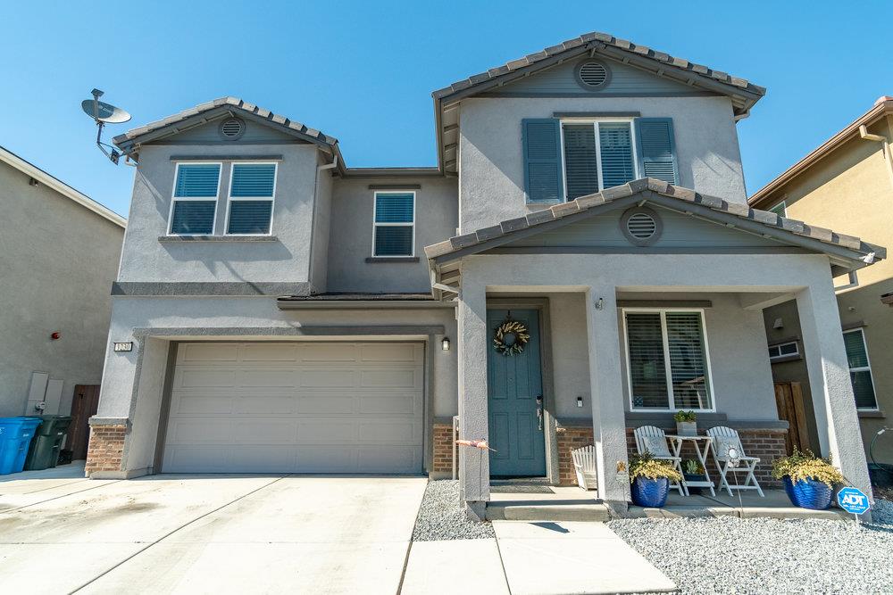 Detail Gallery Image 1 of 1 For 1230 Rosales Ln, Hollister,  CA 95023 - 3 Beds | 2/1 Baths
