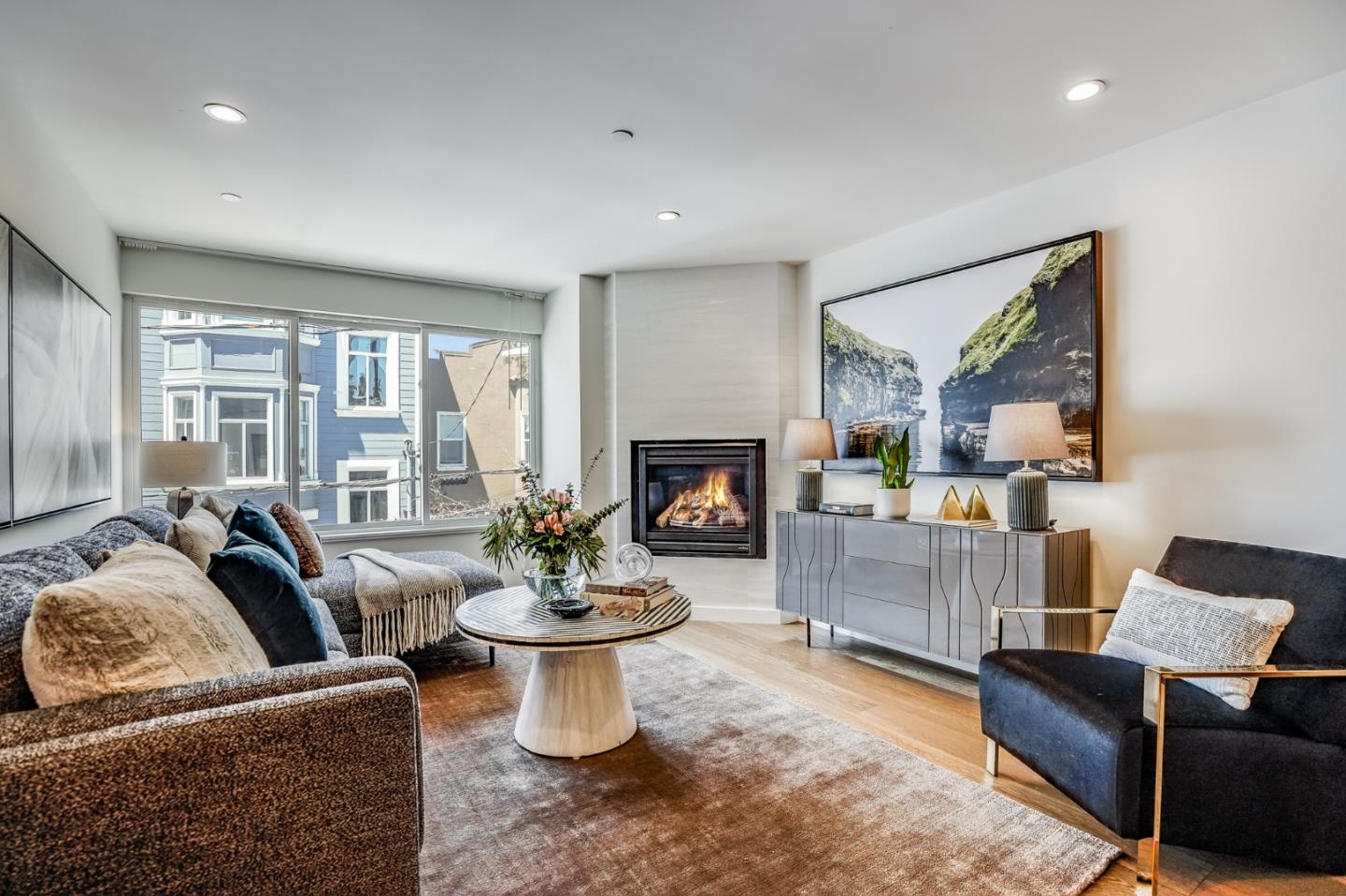 Detail Gallery Image 1 of 1 For 179 San Carlos St #2,  San Francisco,  CA 94110 - 2 Beds | 2 Baths