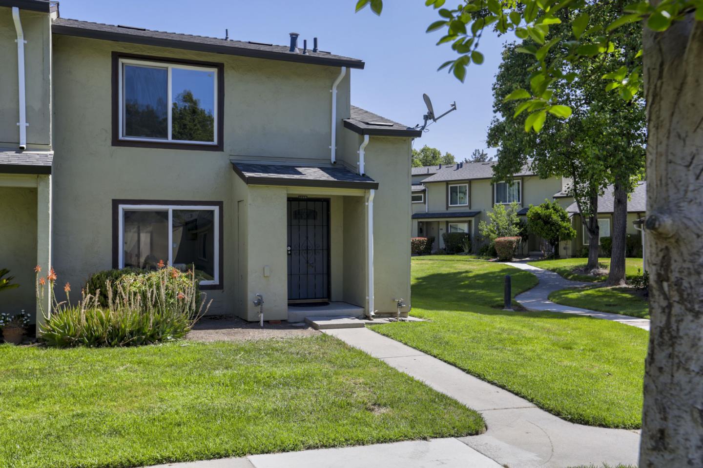 Detail Gallery Image 1 of 1 For 1208 Ribisi Cir, San Jose,  CA 95131 - 3 Beds | 1/1 Baths