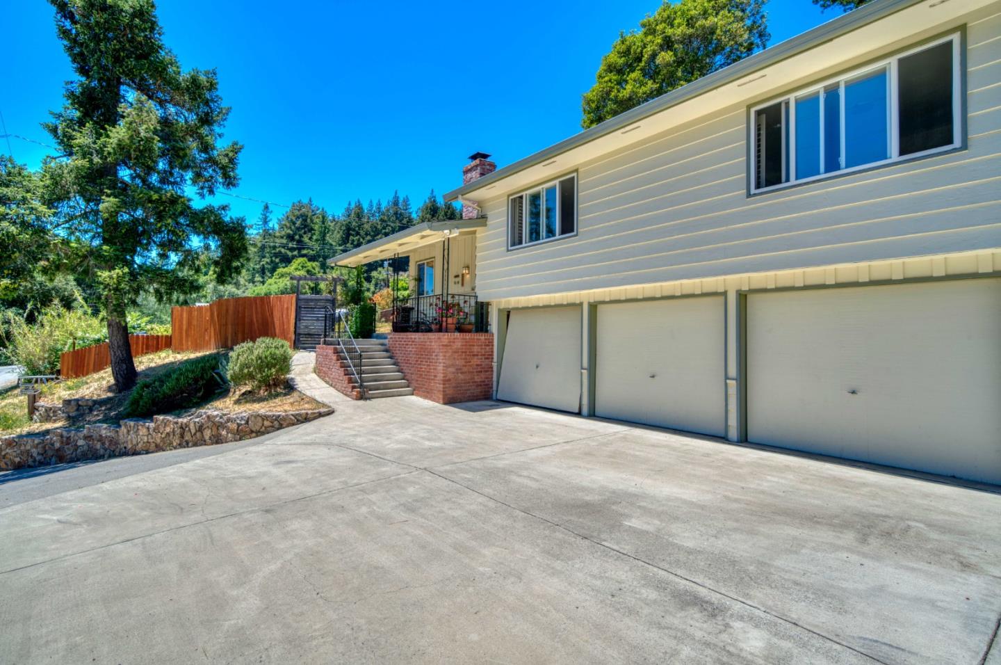 Detail Gallery Image 1 of 1 For 341 Hillview Dr, Felton,  CA 95018 - 3 Beds | 2/1 Baths
