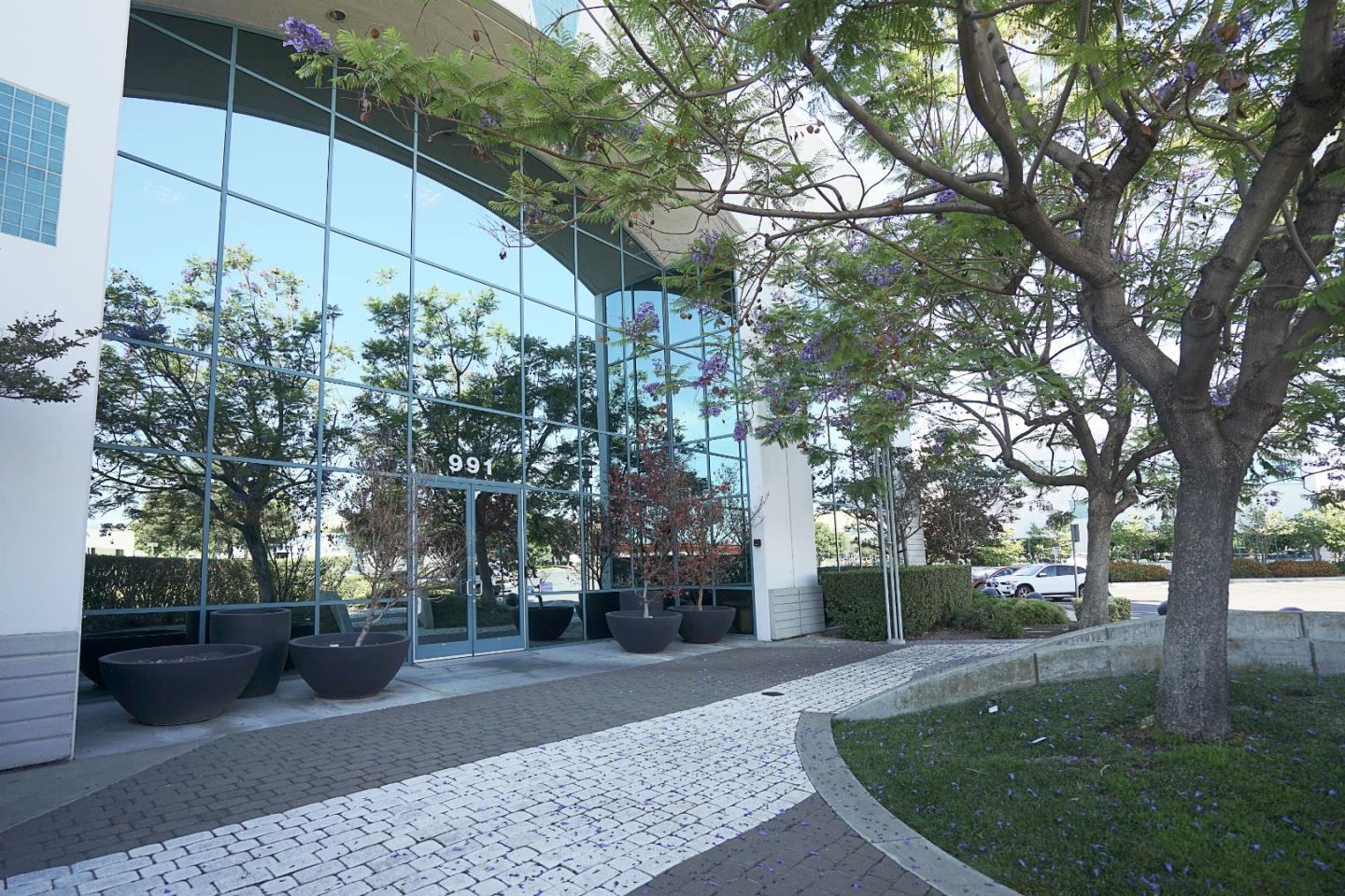 991 Montague Expressway, MILPITAS, California 95035, ,Comm Industrial For Sale,For Sale,Montague Expressway,40964725