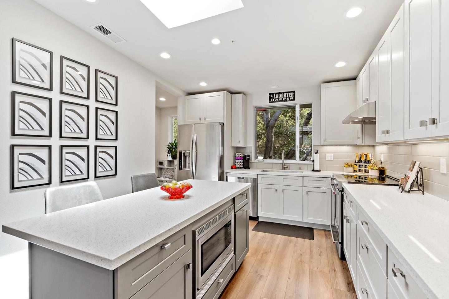 101 Jewell St 8, Santa Cruz, CA 95060 2 Beds 2/1 Baths (Sold