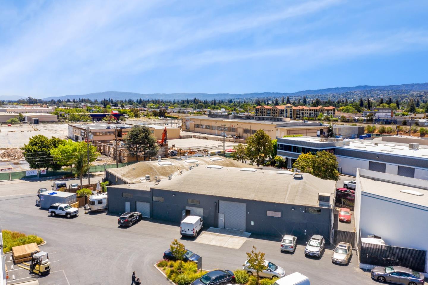 1010 Commercial Street, SAN CARLOS, California 94070, ,Comm Industrial For Lease,For Rent,Commercial Street,40964727