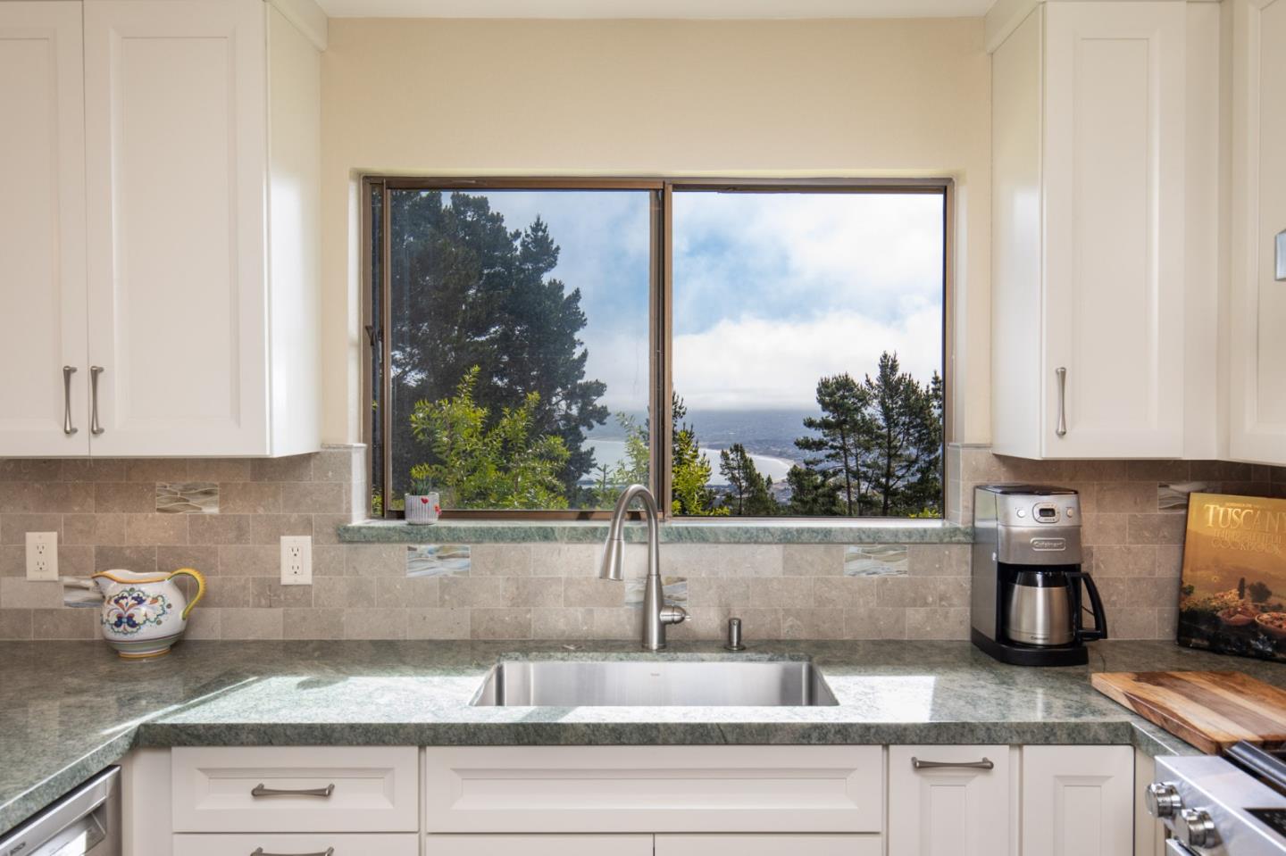 Detail Gallery Image 1 of 1 For 70 Forest Ridge Rd #13,  Monterey,  CA 93940 - 2 Beds | 2/1 Baths