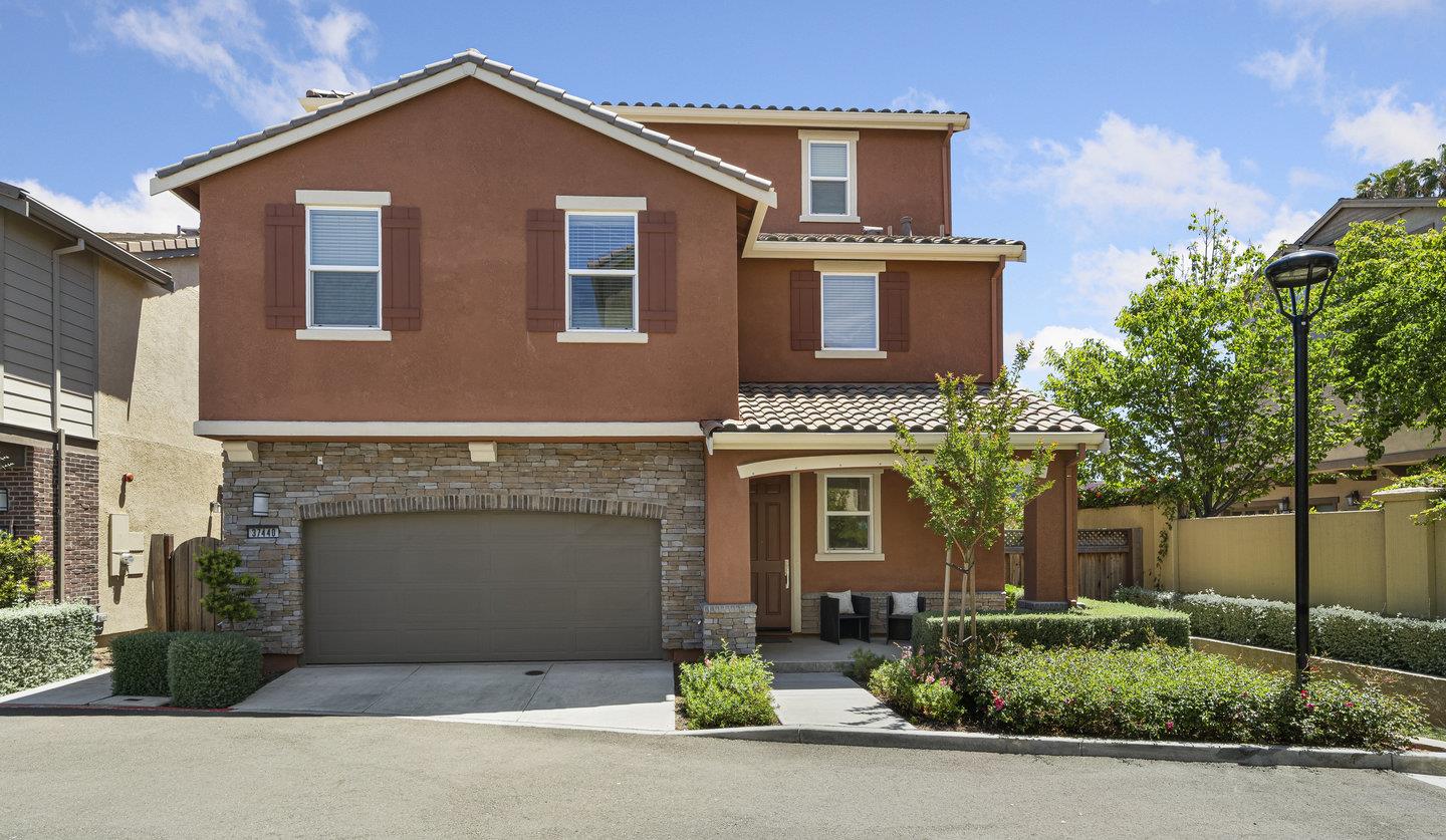 Detail Gallery Image 1 of 1 For 37440 Talamore Cmn, Fremont,  CA 94536 - 4 Beds | 3/1 Baths