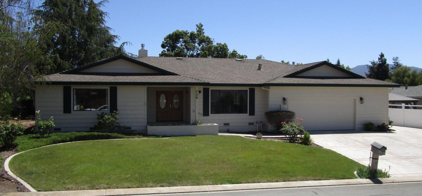 720 S Ridgemark Dr, Hollister, CA 95023 3 Beds 2/1 Baths (Sold