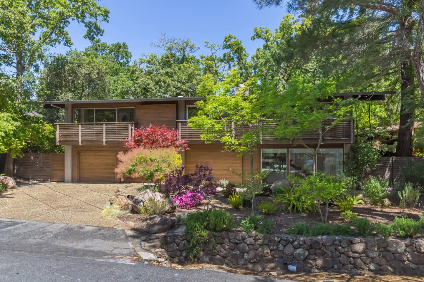 Detail Gallery Image 1 of 1 For 332 Canyon Dr, Portola Valley,  CA 94028 - 3 Beds | 3 Baths