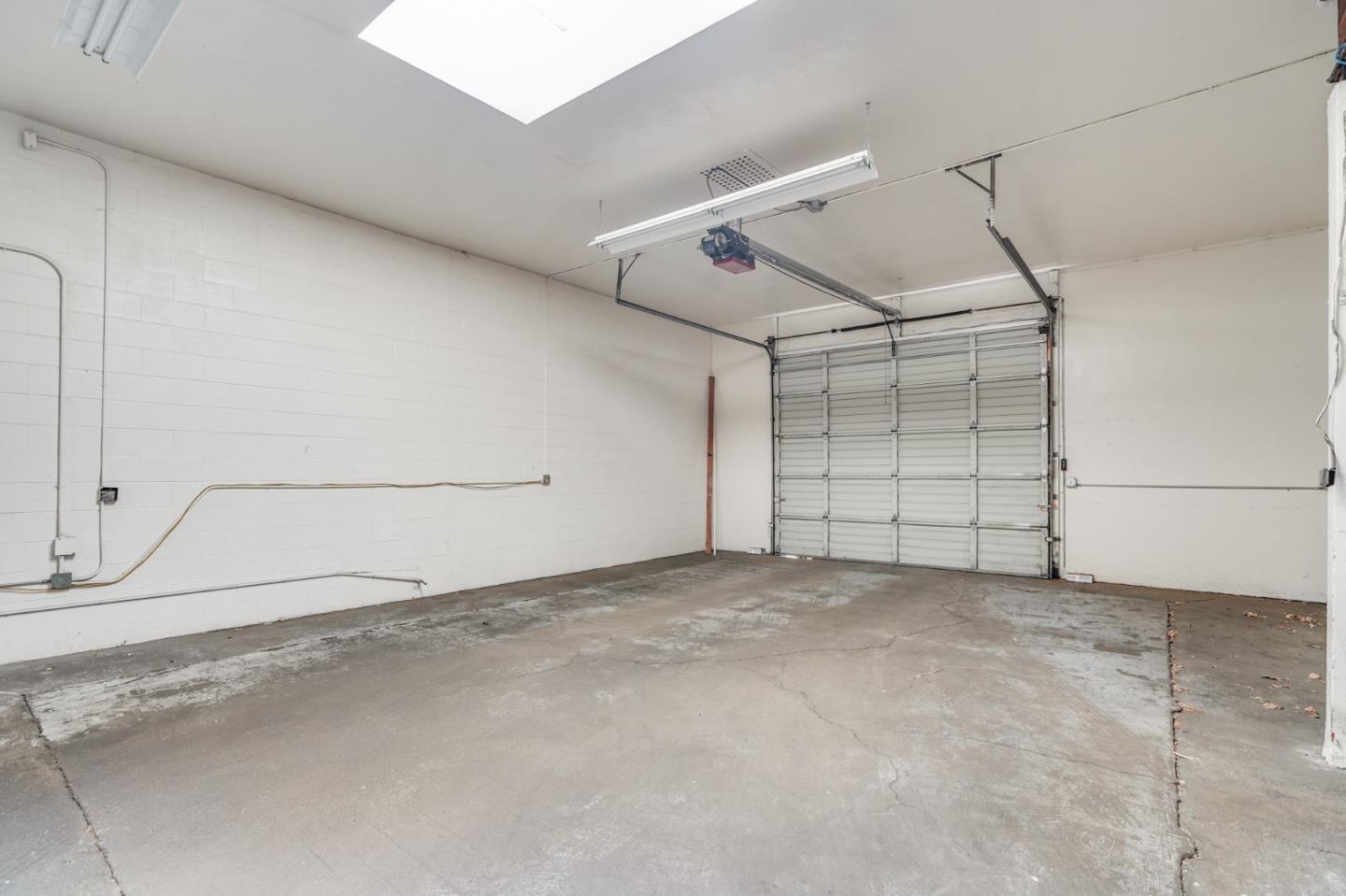 2951 Middlefield Road, REDWOOD CITY, California 94063, ,Comm Industrial For Sale,For Sale,Middlefield Road,40964788