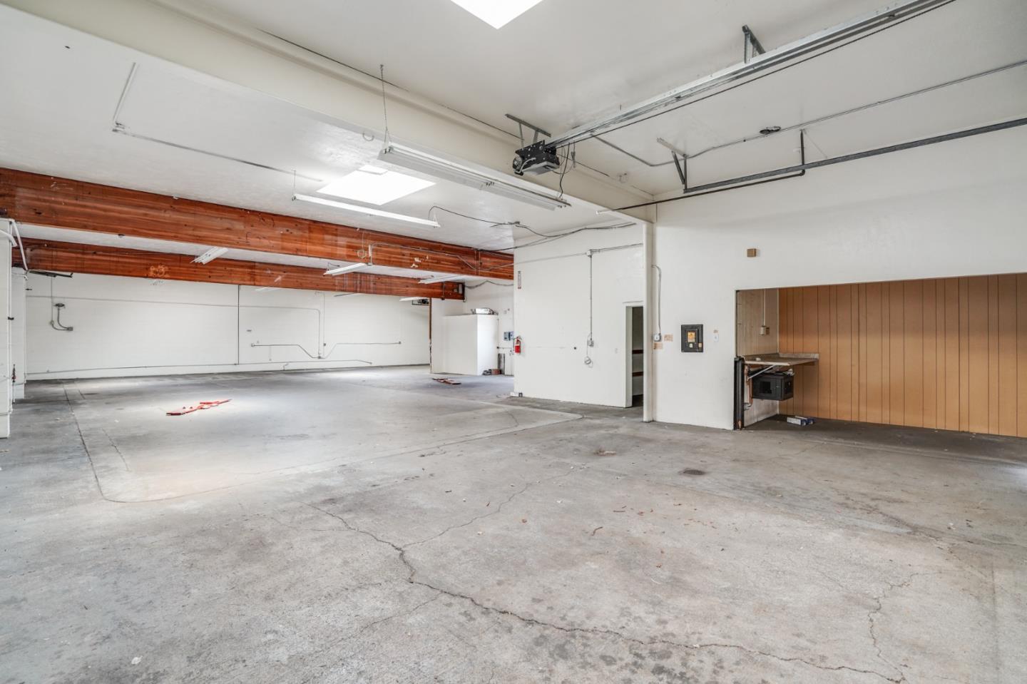 2951 Middlefield Road, REDWOOD CITY, California 94063, ,Comm Industrial For Sale,For Sale,Middlefield Road,40964788