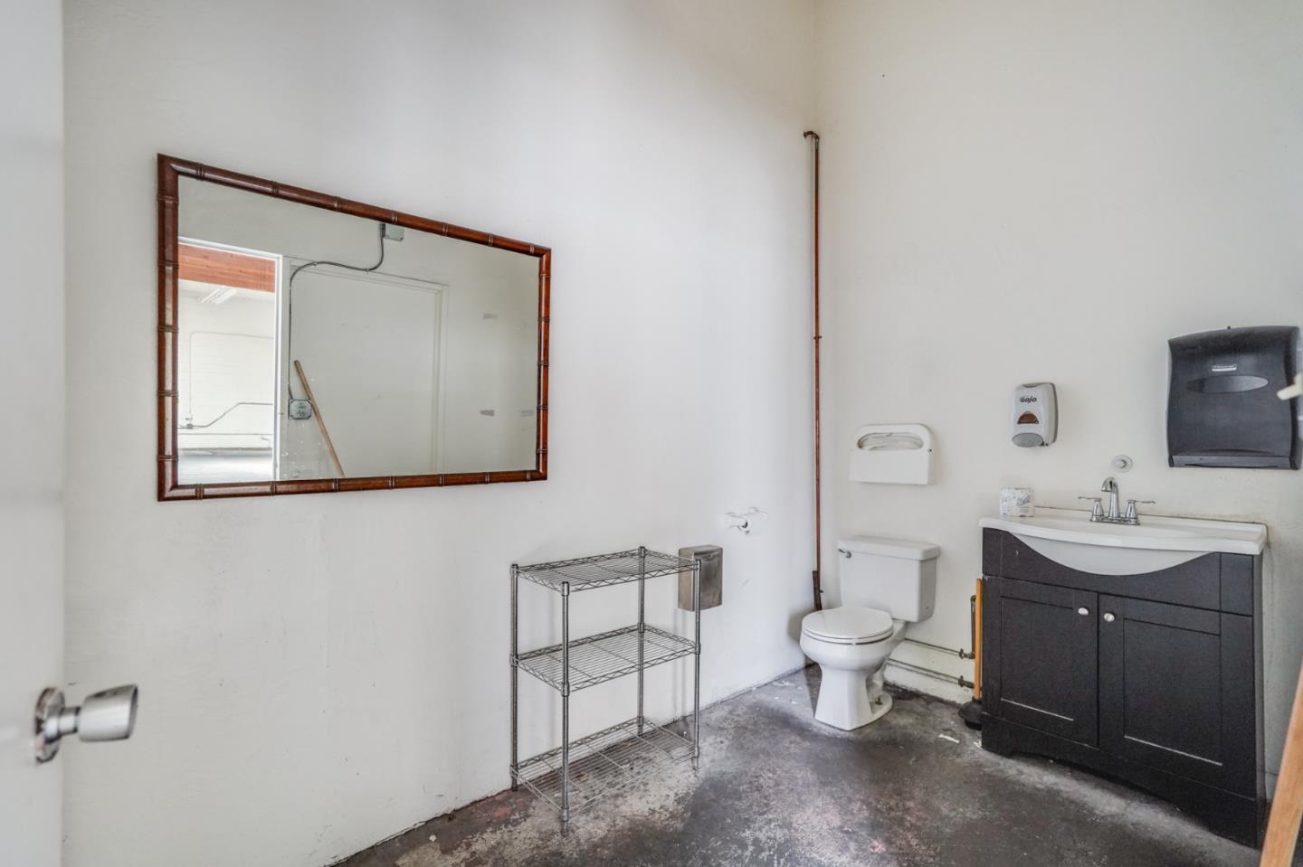 2951 Middlefield Road, REDWOOD CITY, California 94063, ,Comm Industrial For Sale,For Sale,Middlefield Road,40964788