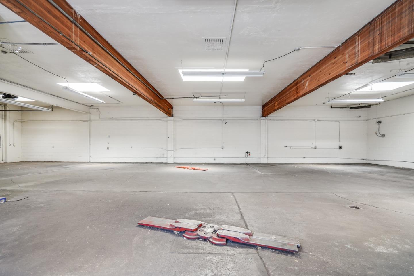 2951 Middlefield Road, REDWOOD CITY, California 94063, ,Comm Industrial For Sale,For Sale,Middlefield Road,40964788