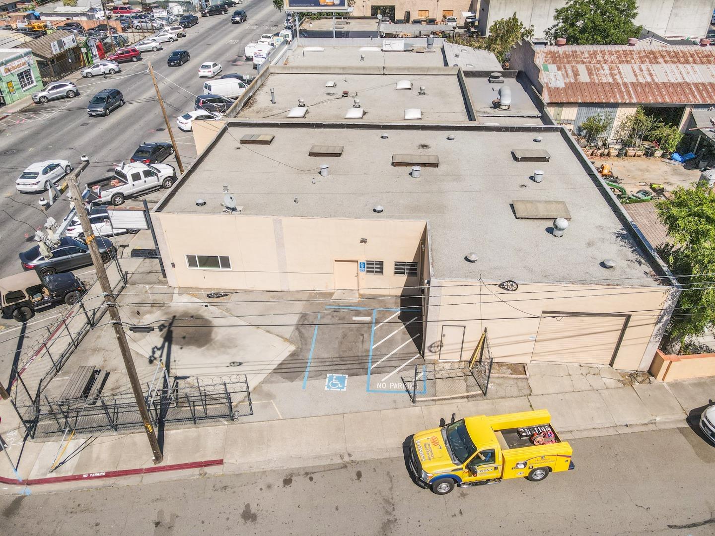 2951 Middlefield Road, REDWOOD CITY, California 94063, ,Comm Industrial For Sale,For Sale,Middlefield Road,40964788