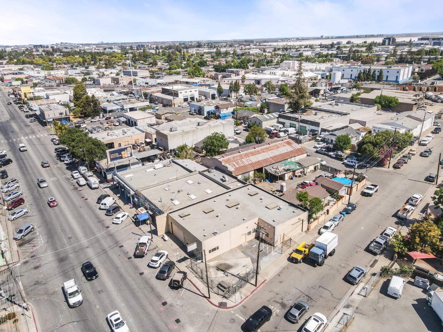 2951 Middlefield Road, REDWOOD CITY, California 94063, ,Comm Industrial For Sale,For Sale,Middlefield Road,40964788