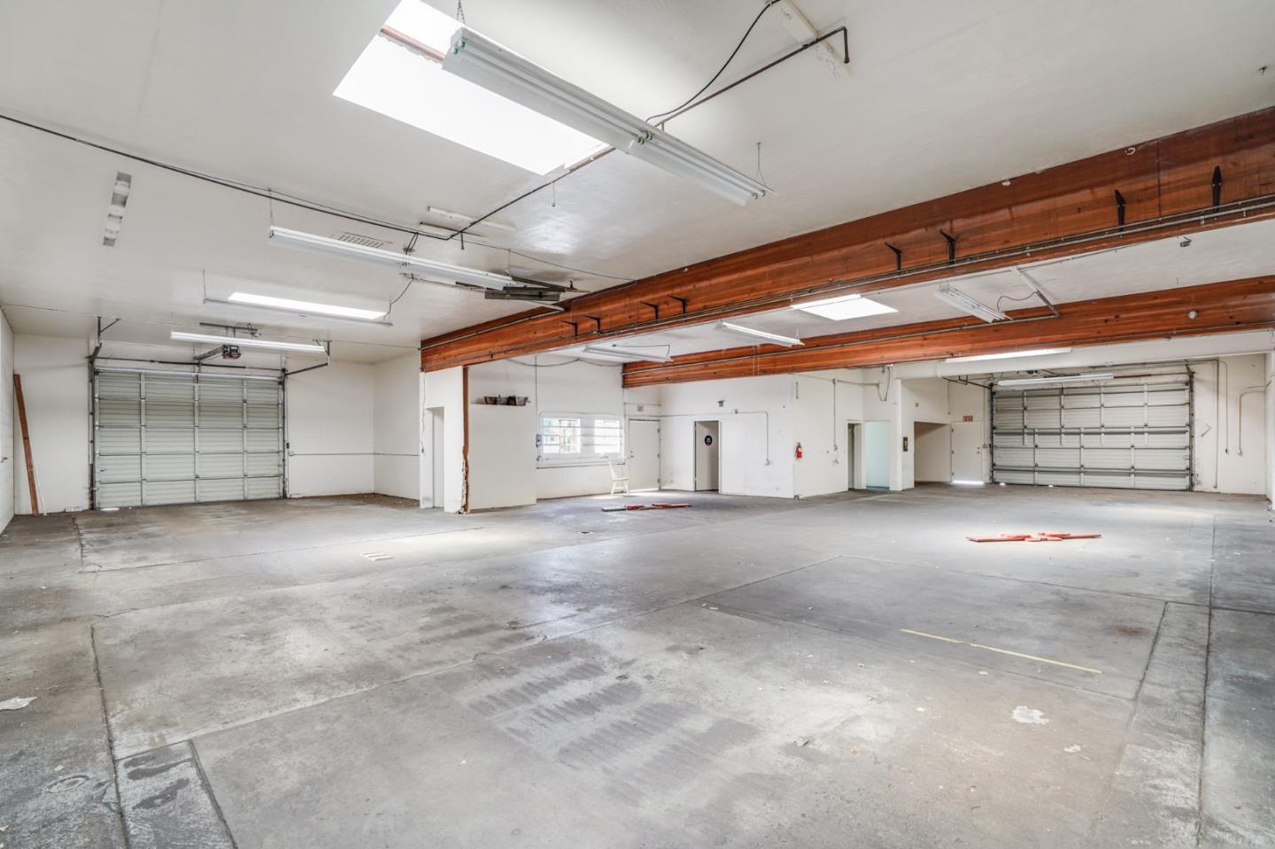2951 Middlefield Road, REDWOOD CITY, California 94063, ,Comm Industrial For Sale,For Sale,Middlefield Road,40964788