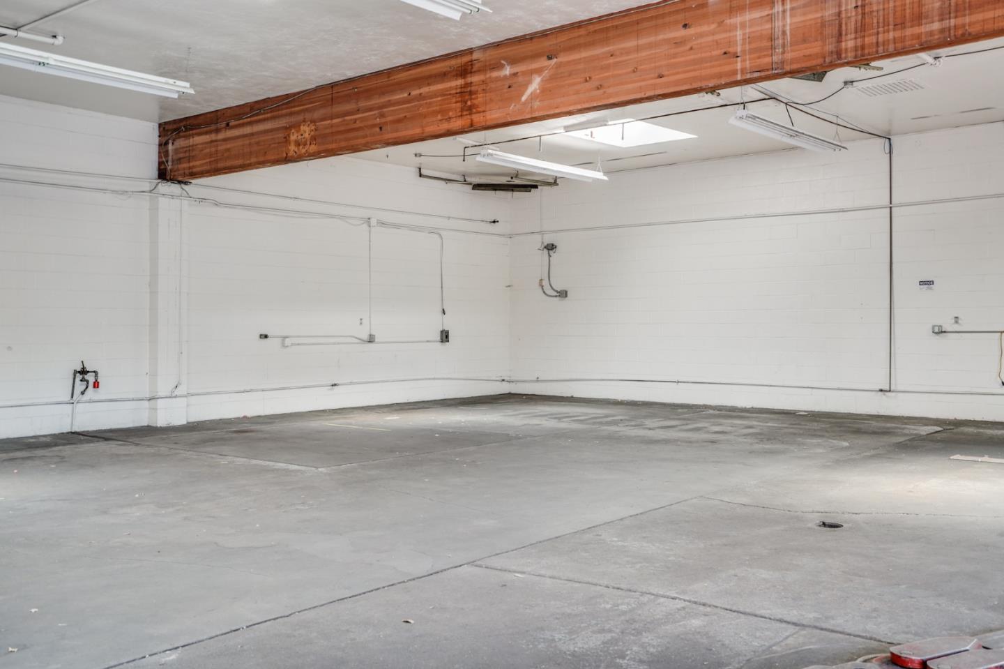 2951 Middlefield Road, REDWOOD CITY, California 94063, ,Comm Industrial For Sale,For Sale,Middlefield Road,40964788