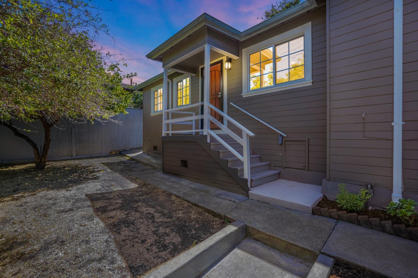Detail Gallery Image 1 of 1 For 2162 35th Ave, Oakland,  CA 94601 - 3 Beds | 2 Baths