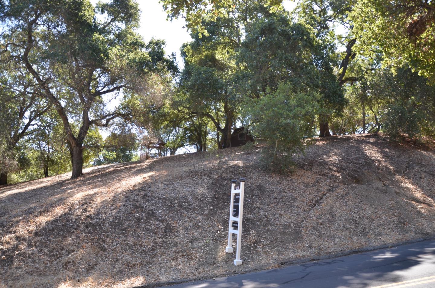 0 La Barranca Road, LOS ALTOS HILLS, California 94022, ,Lots And Land,For Sale,La Barranca Road,40964797