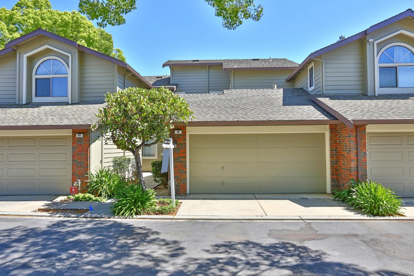 Detail Gallery Image 1 of 1 For 86 Frontier Trail Dr, San Jose,  CA 95136 - 2 Beds | 2/1 Baths