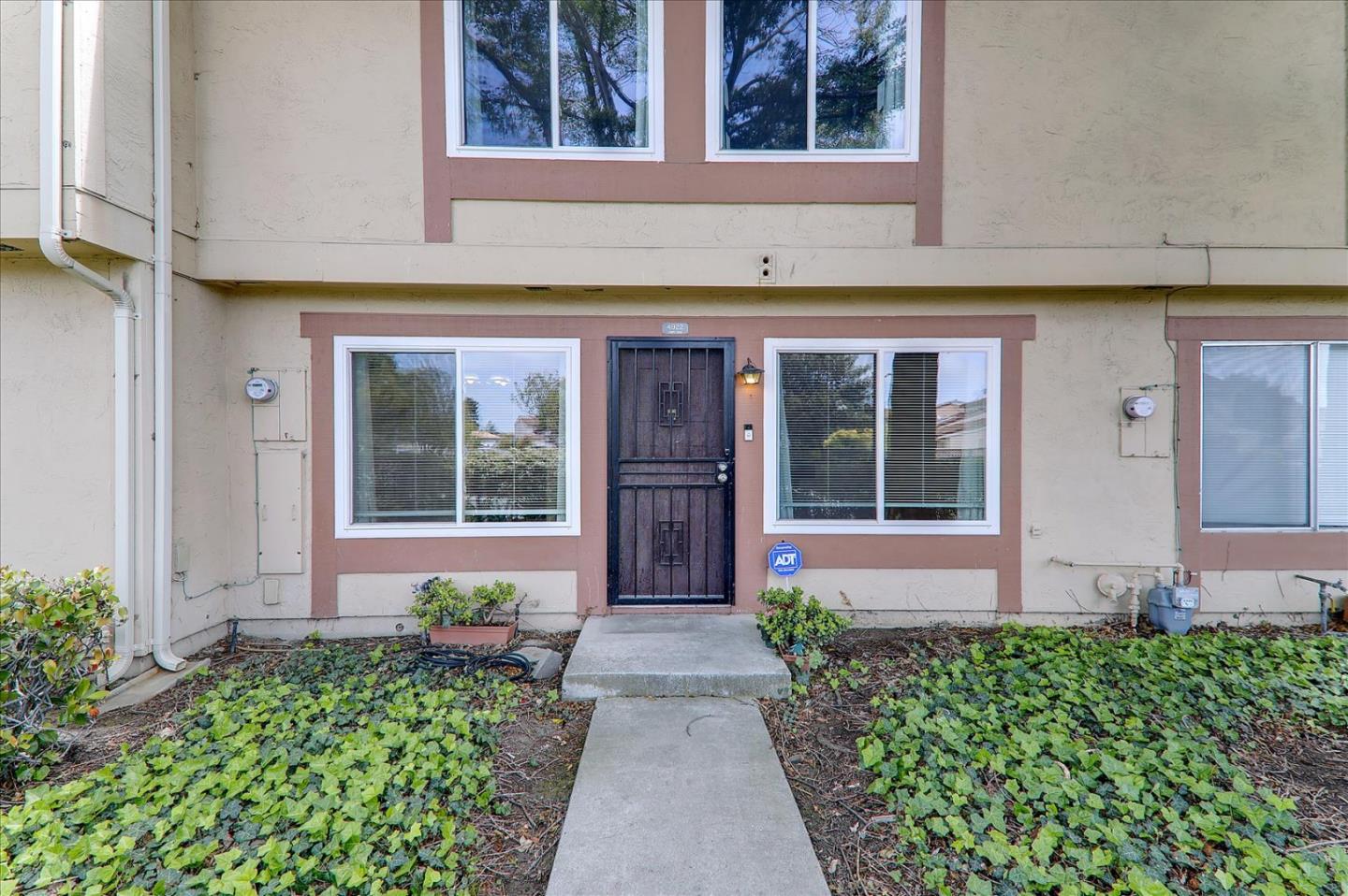 Detail Gallery Image 1 of 1 For 4922 Lowry Rd #89,  Union City,  CA 94587 - 2 Beds | 1/1 Baths