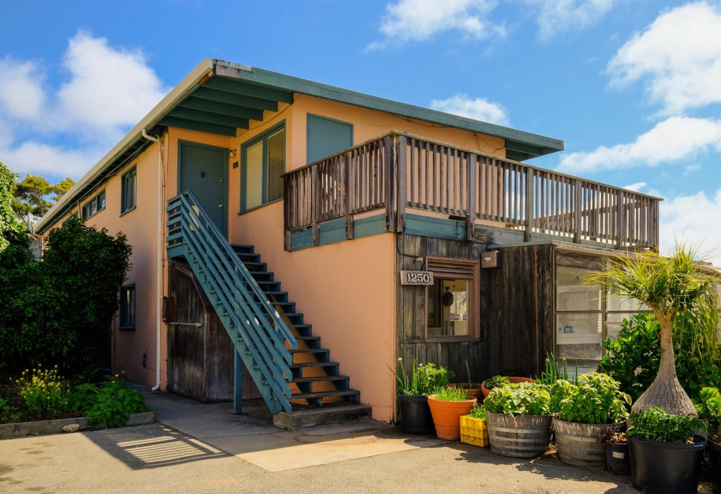 1230 Del Monte Avenue, MONTEREY, California 93940, ,Comm Ri Multi-units 5+,For Sale,Del Monte Avenue,ML81847335