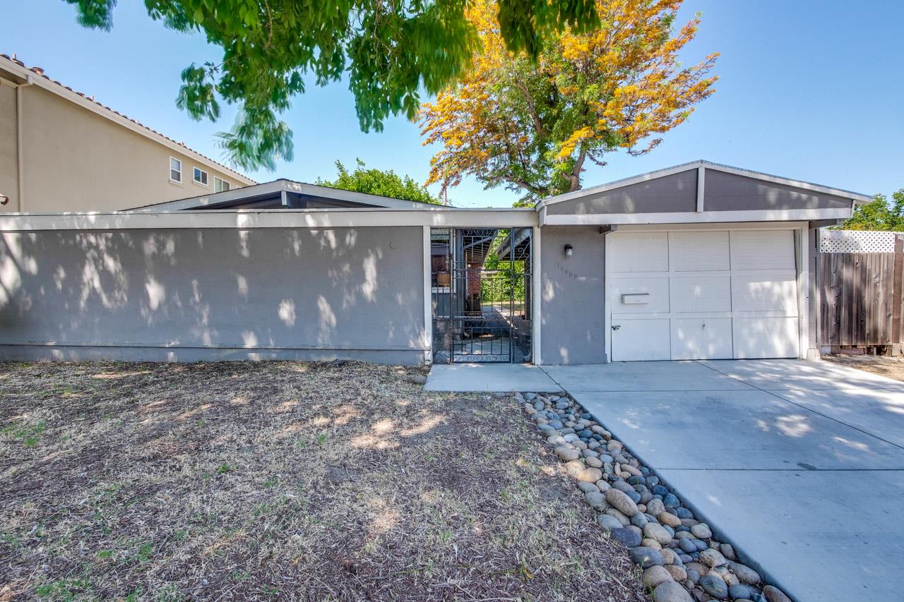 Detail Gallery Image 1 of 1 For 10409 Johnson Ave, Cupertino,  CA 95014 - 3 Beds | 1 Baths