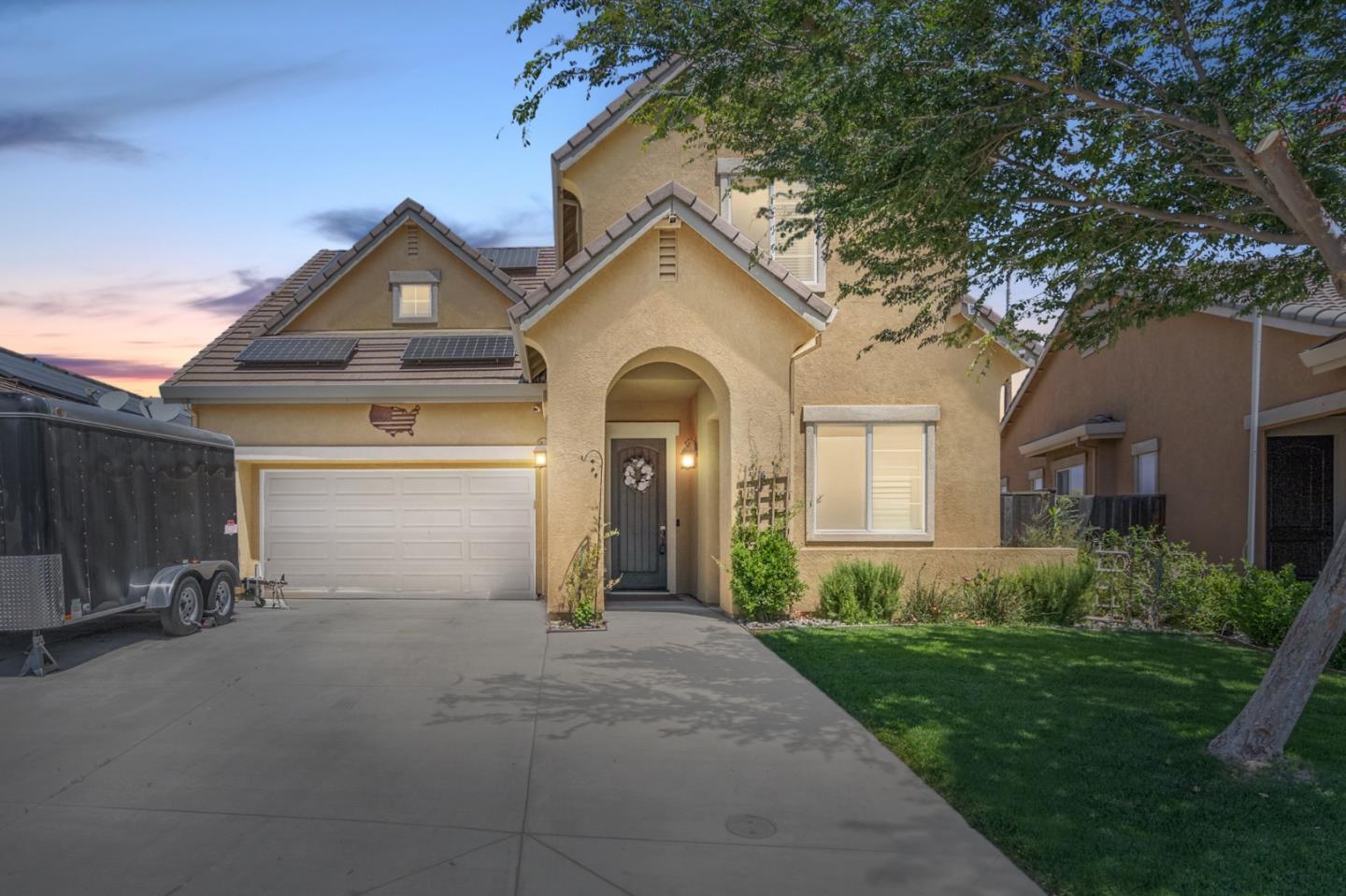 Detail Gallery Image 1 of 1 For 1599 Cherry Blossom Ln, Tracy,  CA 95377 - 5 Beds | 3/1 Baths