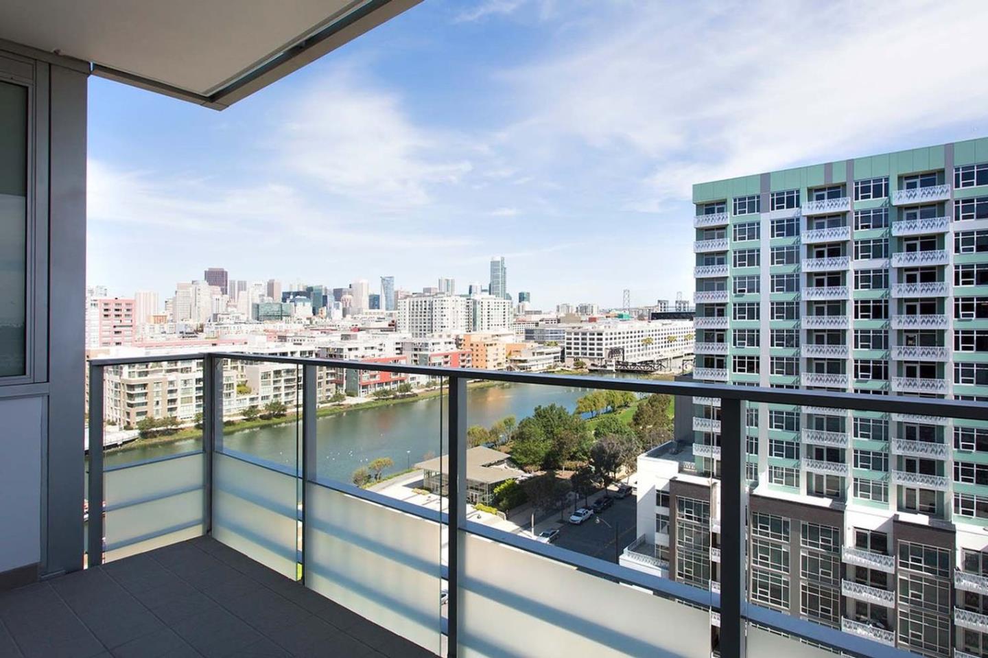 Detail Gallery Image 1 of 1 For 708 Long Bridge St #1208,  San Francisco,  CA 94158 - 2 Beds | 2 Baths