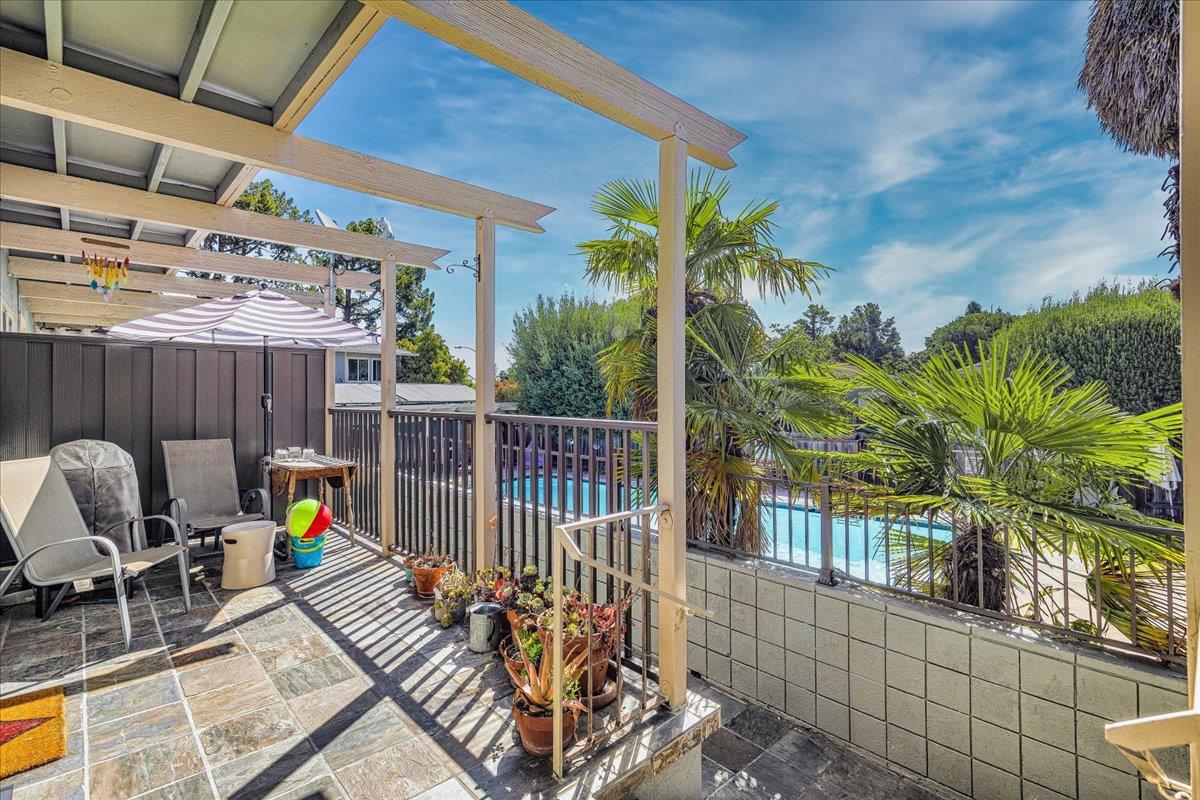 3524 Farm Hill Blvd, Redwood City, CA 94061 Beds Baths