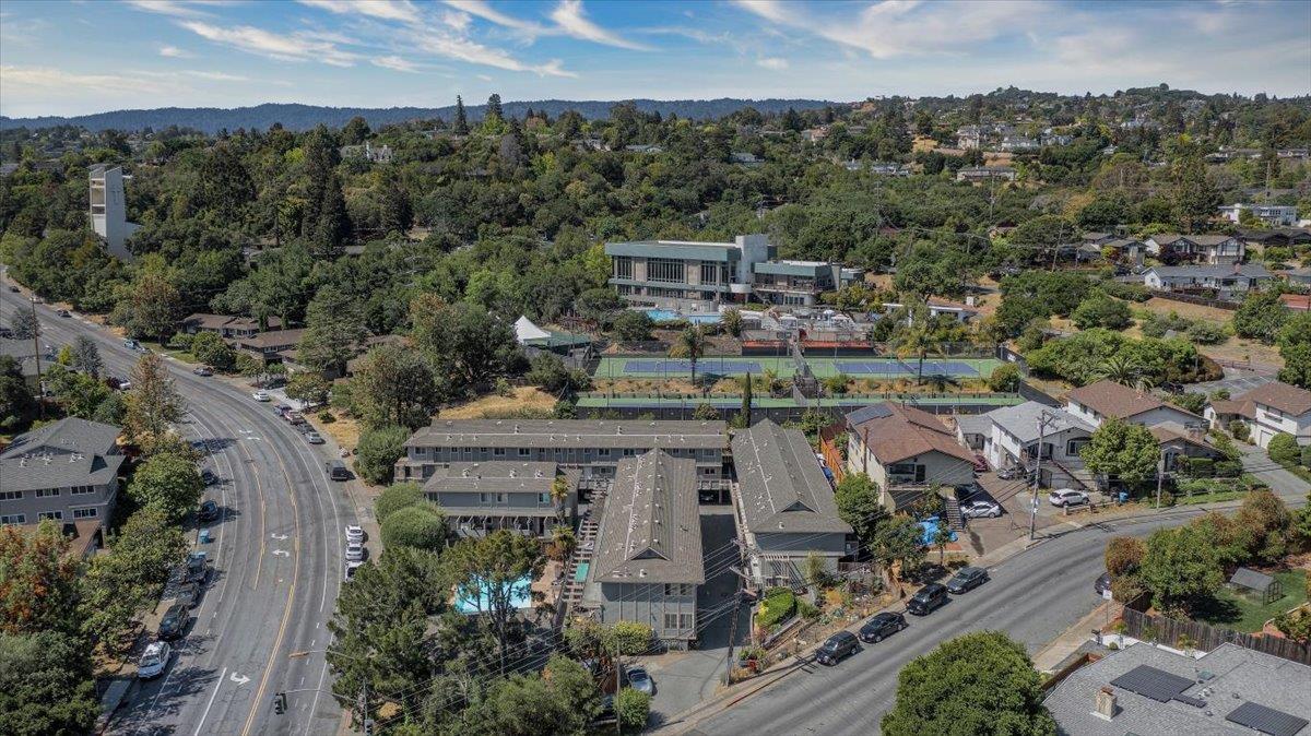 3524 Farm Hill Blvd, Redwood City, CA 94061 Beds Baths