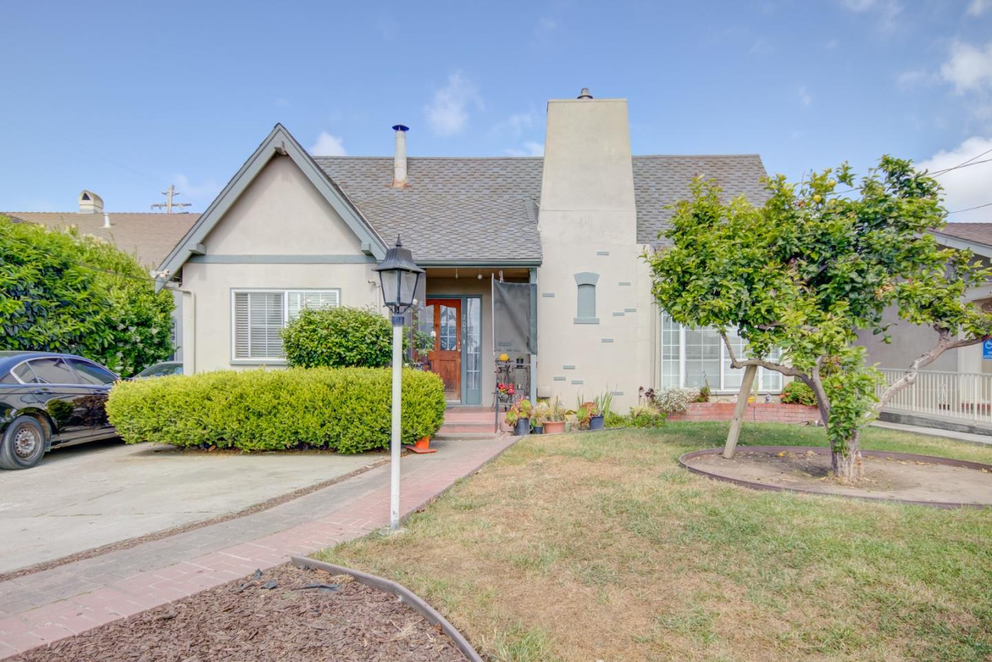 705 E Lake Ave, Watsonville, CA 95076 3 Beds 2 Baths