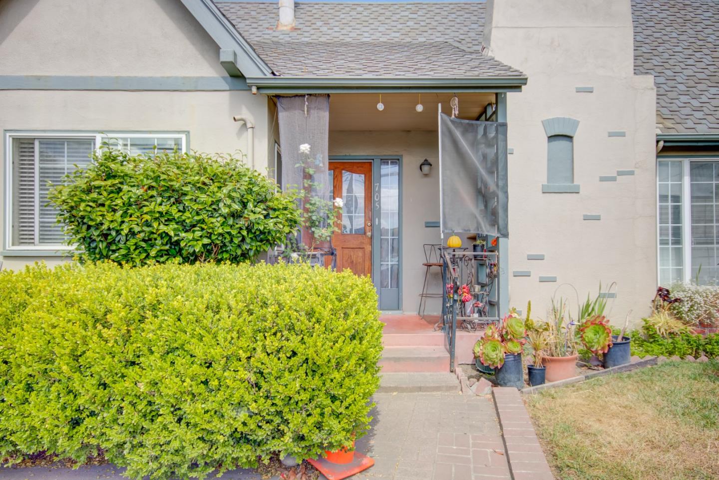 705 E Lake Ave, Watsonville, CA 95076 3 Beds 2 Baths