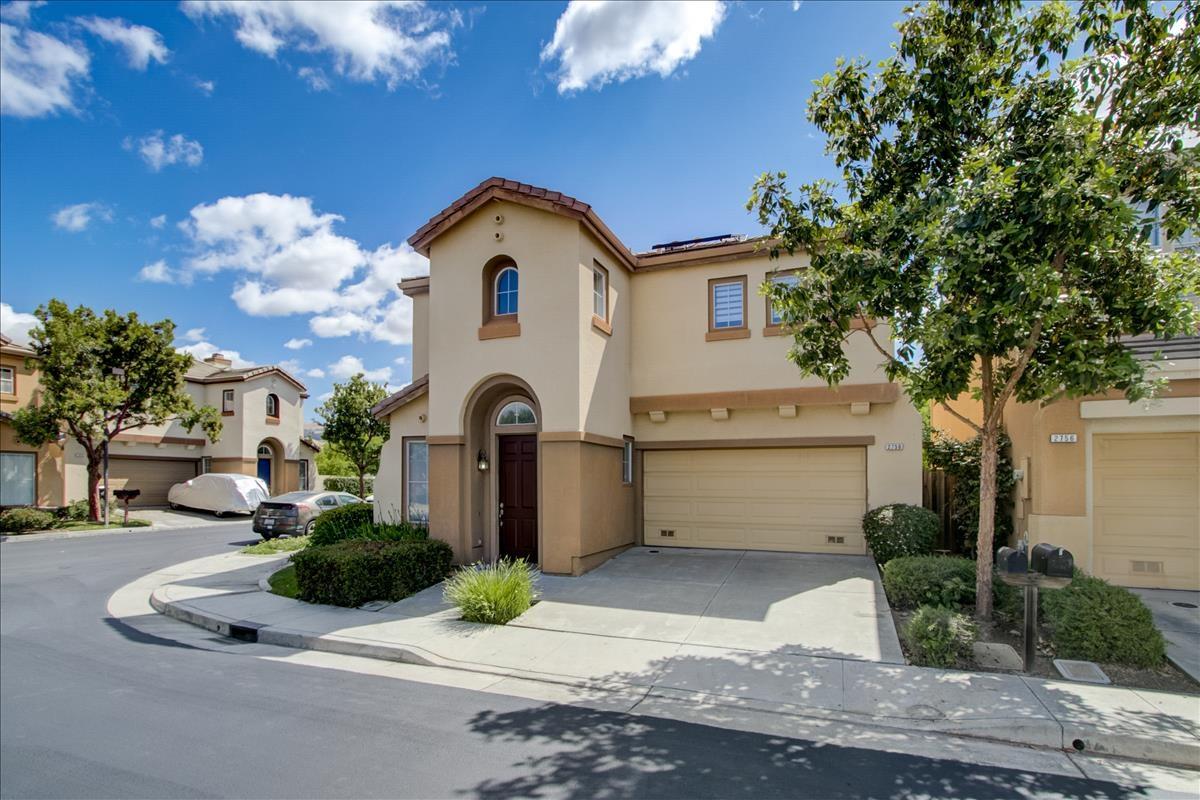 Detail Gallery Image 1 of 1 For 2750 Vineyard Park Ct, San Jose,  CA 95148 - 4 Beds | 2/1 Baths