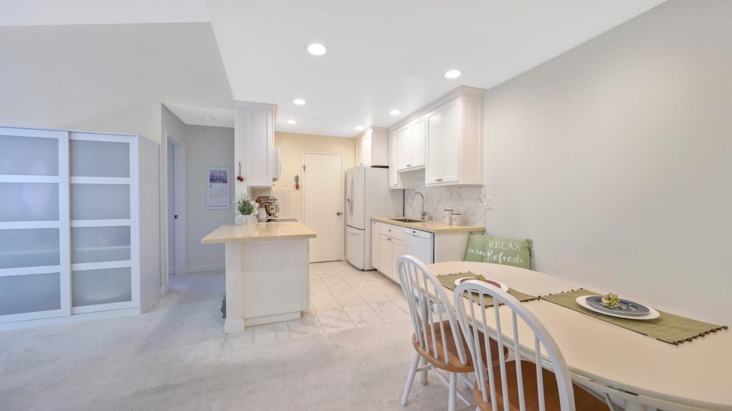Detail Gallery Image 1 of 1 For 845 Woodside Way #212,  San Mateo,  CA 94401 - 2 Beds | 2 Baths