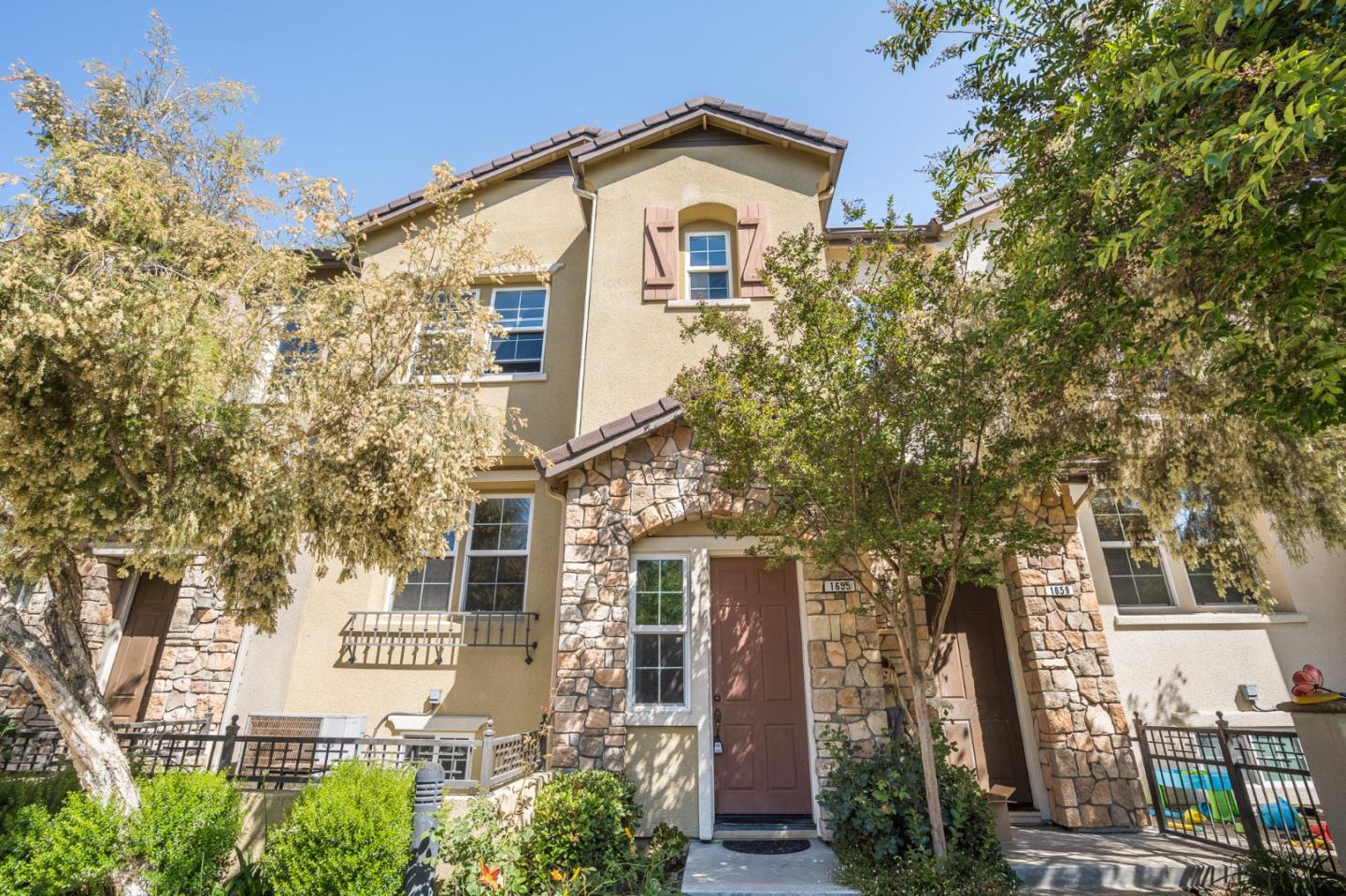 Detail Gallery Image 1 of 1 For 1655 Lorient Ter, San Jose,  CA 95133 - 3 Beds | 2/1 Baths