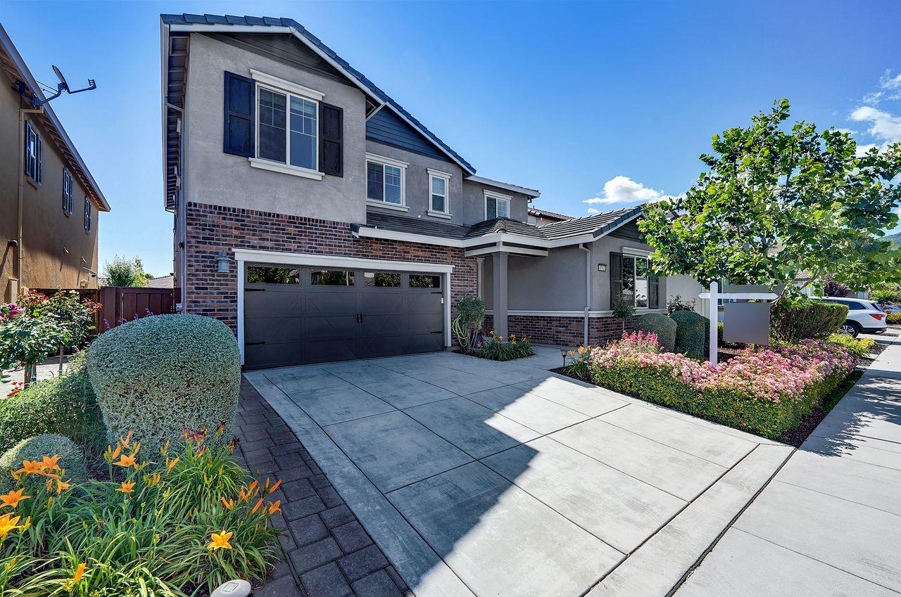 Detail Gallery Image 1 of 1 For 1702 Rosemary Dr, Gilroy,  CA 95020 - 5 Beds | 4/1 Baths