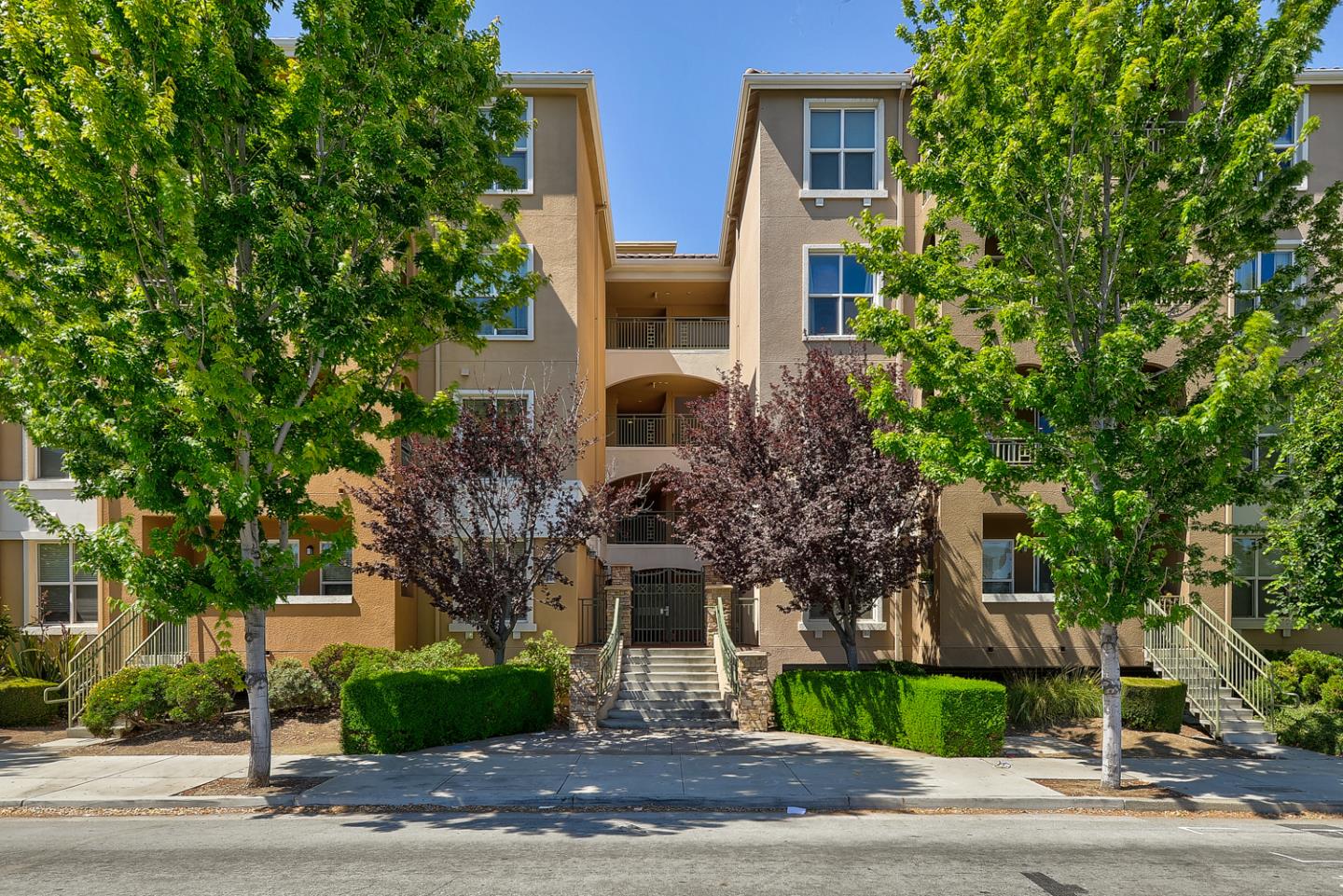 Detail Gallery Image 1 of 1 For 1445 Fruitdale Ave #213,  San Jose,  CA 95128 - 2 Beds | 2 Baths