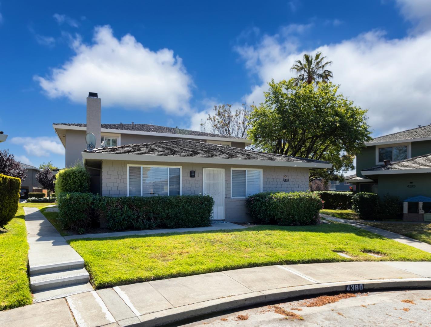 Detail Gallery Image 1 of 1 For 4380 Diamond St #1,  Capitola,  CA 95010 - 2 Beds | 1 Baths