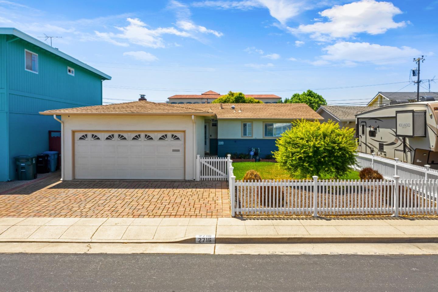 Detail Gallery Image 1 of 1 For 2716 Foster St, San Mateo,  CA 94403 - 3 Beds | 2 Baths