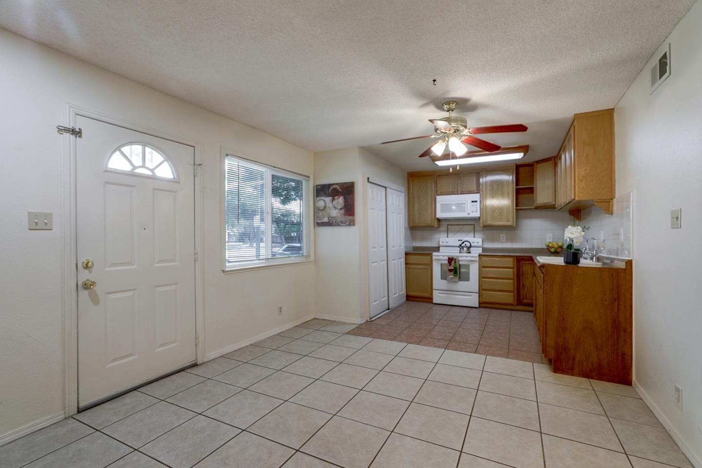 325 Blossom Hill Rd 1, San Jose, CA 95123 2 Beds 1 Baths