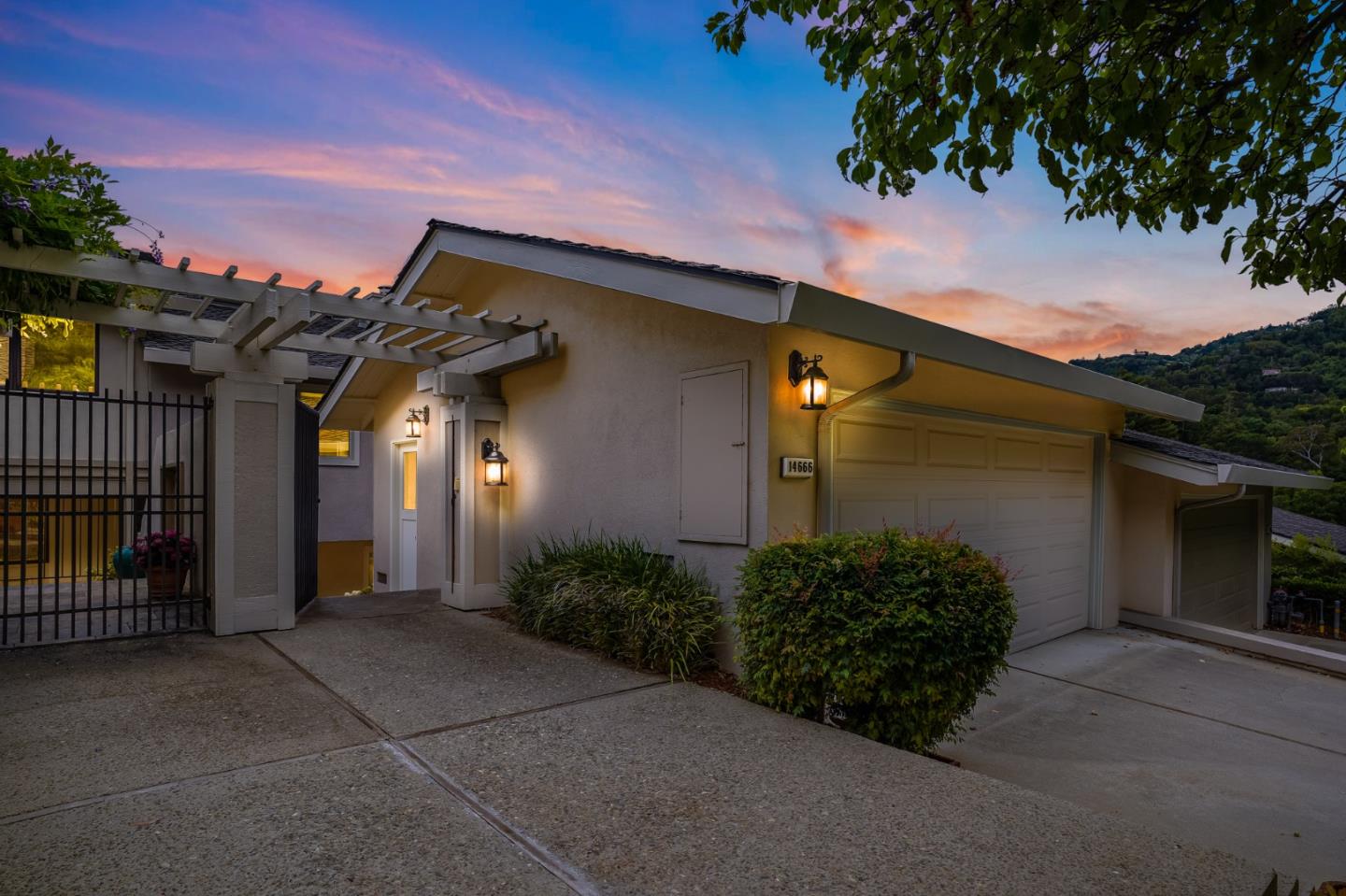 Detail Gallery Image 1 of 1 For 14666 Stoneridge Dr, Saratoga,  CA 95070 - 3 Beds | 2/1 Baths