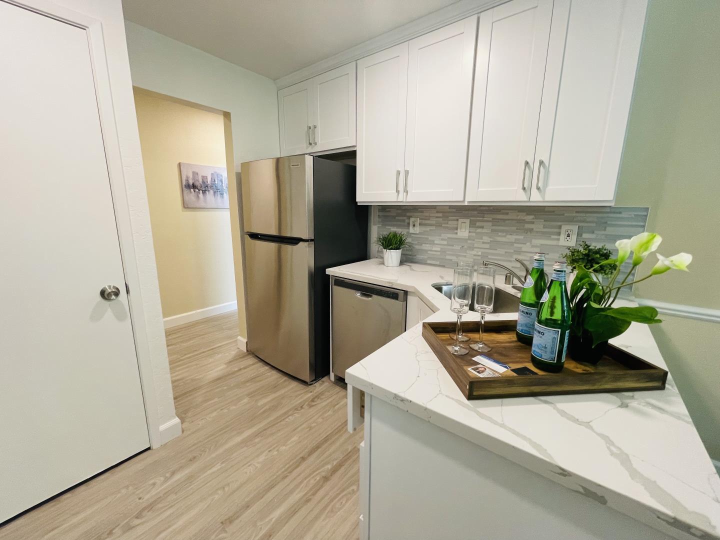 Detail Gallery Image 1 of 1 For 2527 Easton Ln #5,  San Jose,  CA 95133 - 2 Beds | 2 Baths