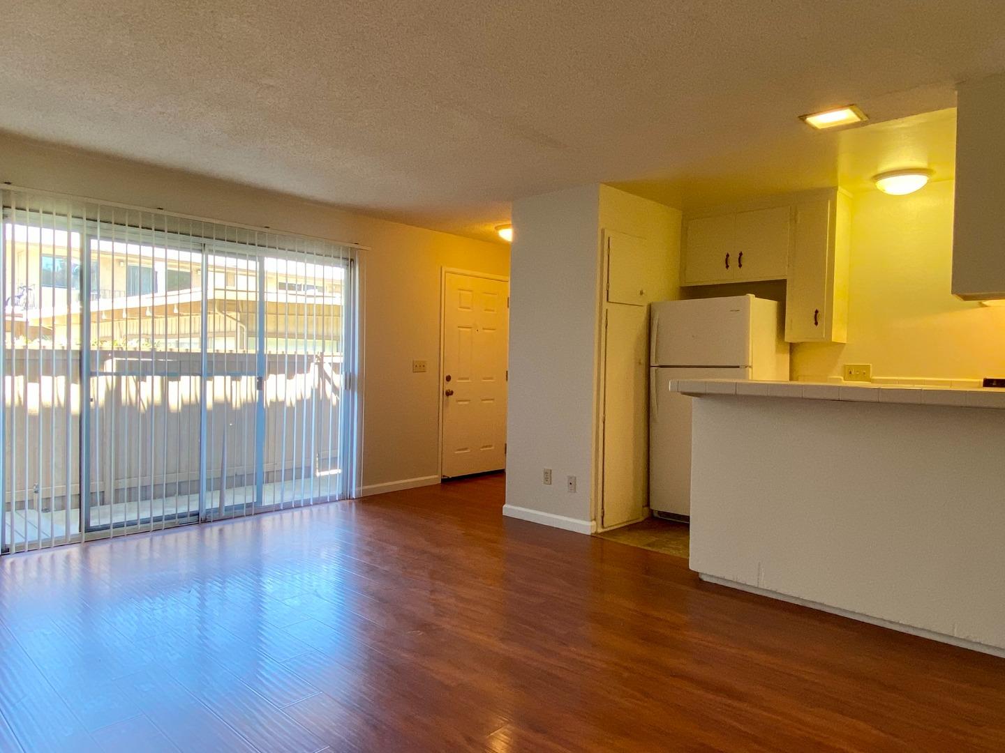 Detail Gallery Image 1 of 1 For 4033 Hamilton Ave #E4,  San Jose,  CA 95130 - 1 Beds | 1 Baths