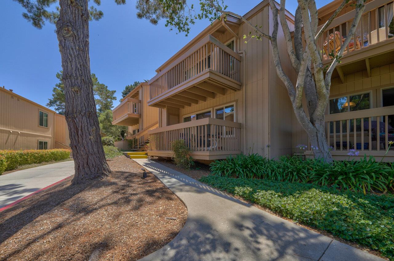 Detail Gallery Image 1 of 1 For 300 Glenwood Cir #187,  Monterey,  CA 93940 - 1 Beds | 1 Baths