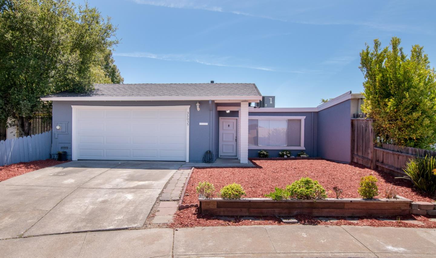Detail Gallery Image 1 of 1 For 33035 Lake Erie St, Fremont,  CA 94555 - 3 Beds | 2 Baths